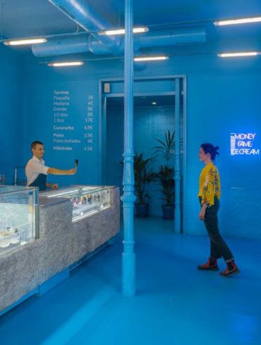 a-bold-color-palette-sets-the-personality-of-this-ice-cream-shop-in-spain