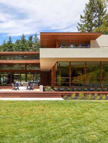 western-red-cedar-gives-this-home-a-warm-feeling-inside-and-out