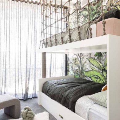 custom-bunk-beds-were-designed-for-this-jungle-themed-kid's-bedroom