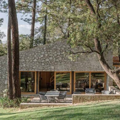 this-modern-house-was-made-from-locally-sourced-stone