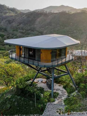 this-hotel-includes-a-series-of-treehouse-inspired-elevated-cabins