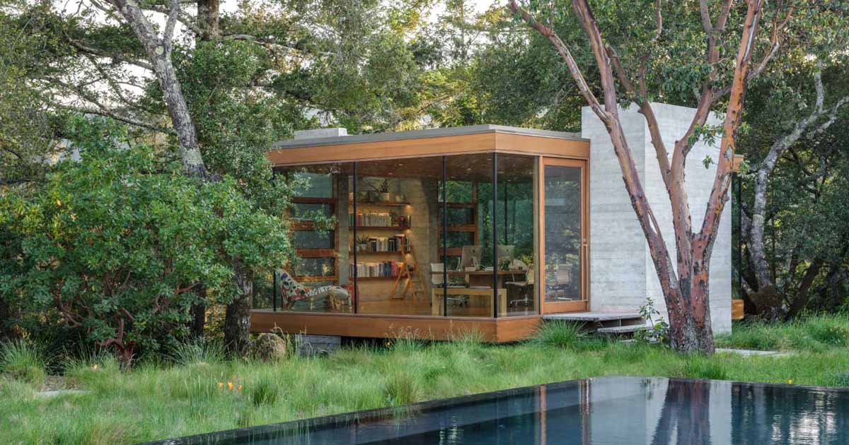 this-wood-framed-glass-box-is-the-ultimate-backyard-office