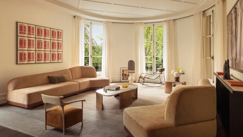 a-parisian-collector’s-sanctuary-with-an-iconic-view-–